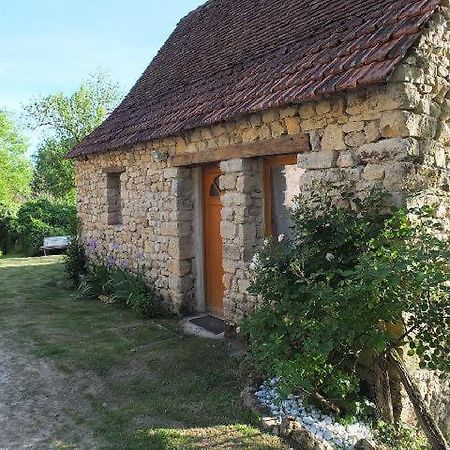 Gite Et Chambres D'Hotes - Sur Le Chemin Des Sens Azerat Εξωτερικό φωτογραφία